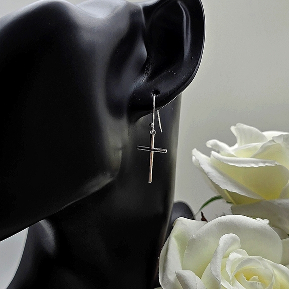 ❤️ THE CROSS DROP EARRING - Picture 4 of 6